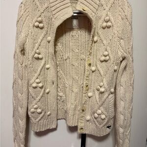 Abercrombie Cream Cable Knit Sweater